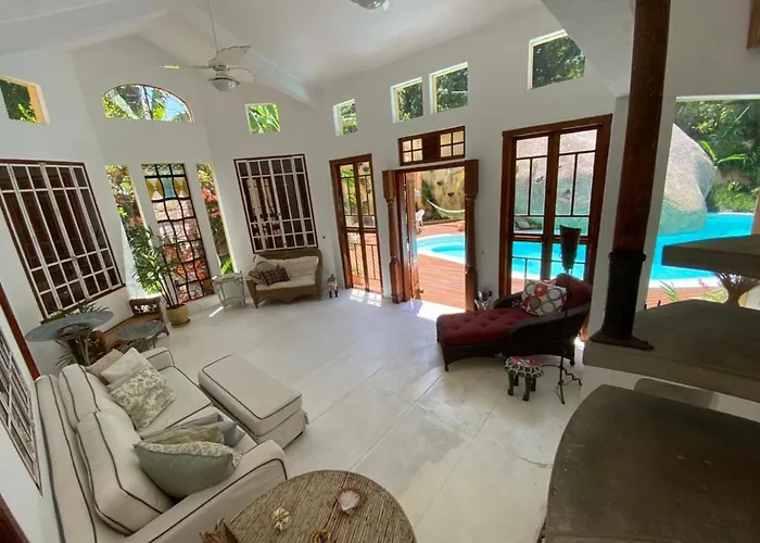 Villa Del Mare / Centro Da Ilha